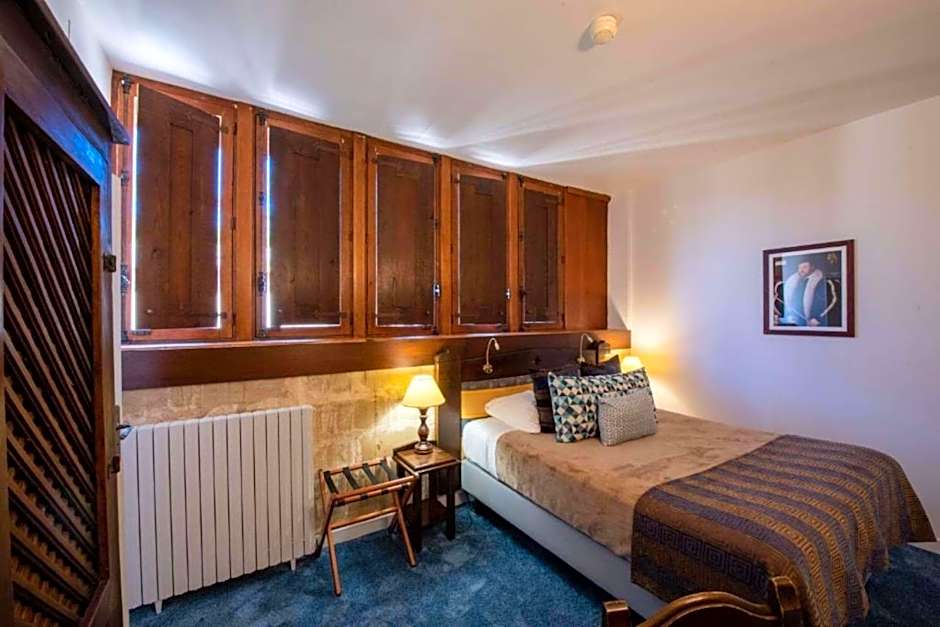 Chateau des Ducs de Joyeuse, BW Signature Collection