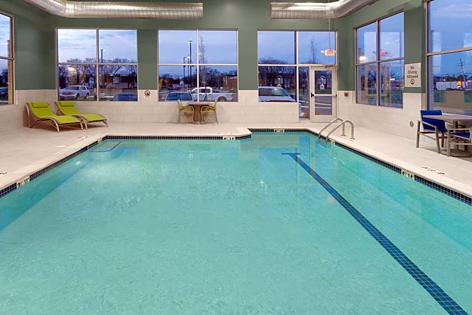 Holiday Inn Express & Suites Sterling Heights-Detroit Area By IHG