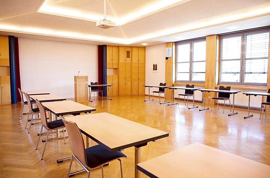 Spectrum Kirche Exerzitien-und Bildungshaus auf Mariahilf