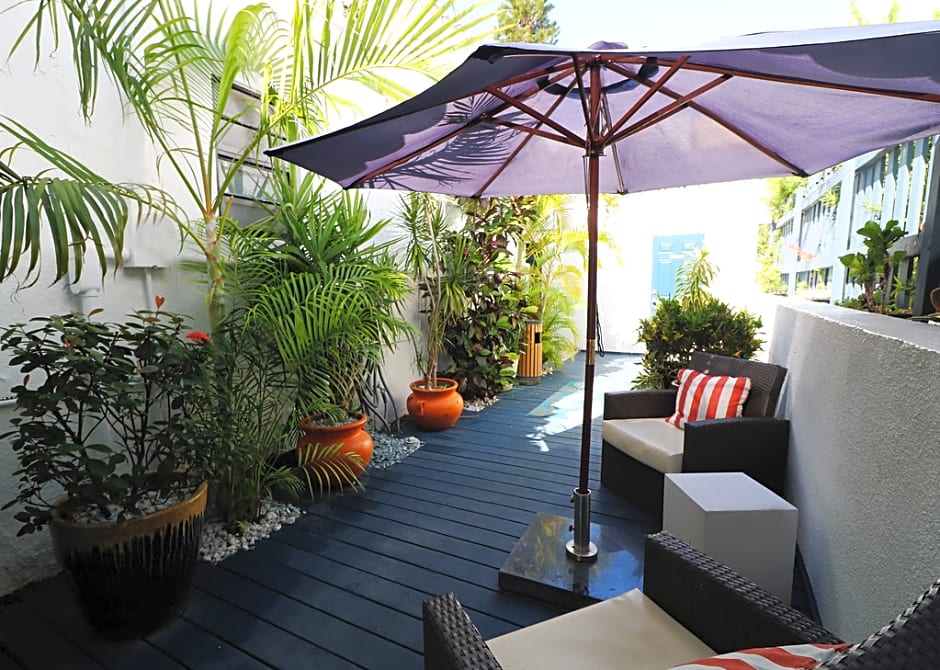 Hollywood Beach Suites and Hotel