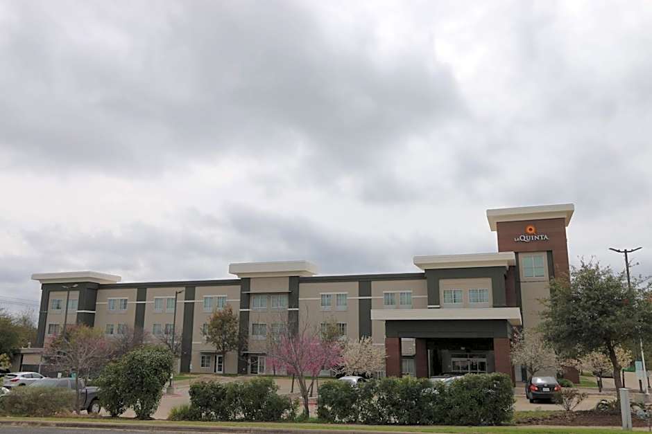 La Quinta Inn & Suites by Wyndham Austin NW/Lakeline Mall