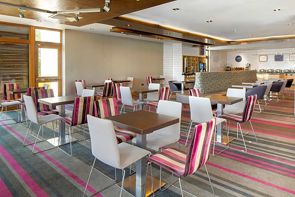 Holiday Inn Express London - Epsom Downs By IHG
