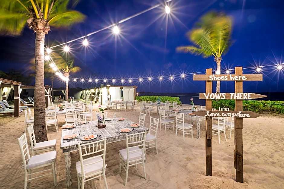 Blue Bay Grand Esmeralda - All Inclusive