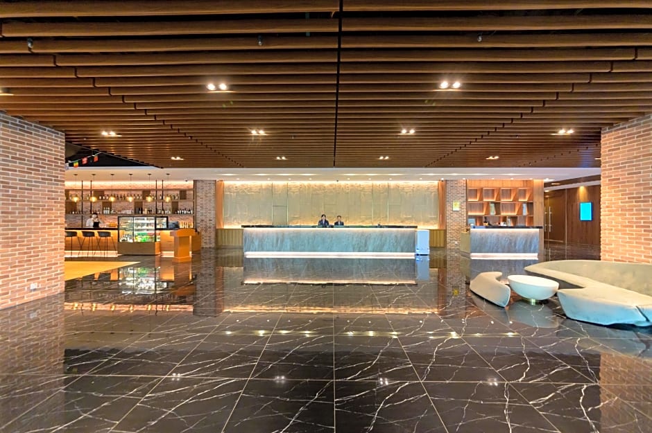 JANDA Golden Tulip Hotel