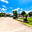 Econo Lodge Inn & Suites