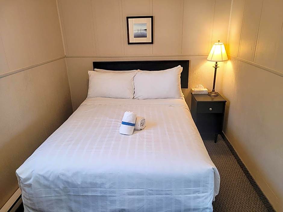 Photo 1 of 5 of Standard Suite
