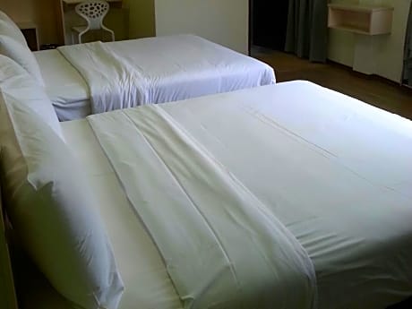 Executive Quadruple Room