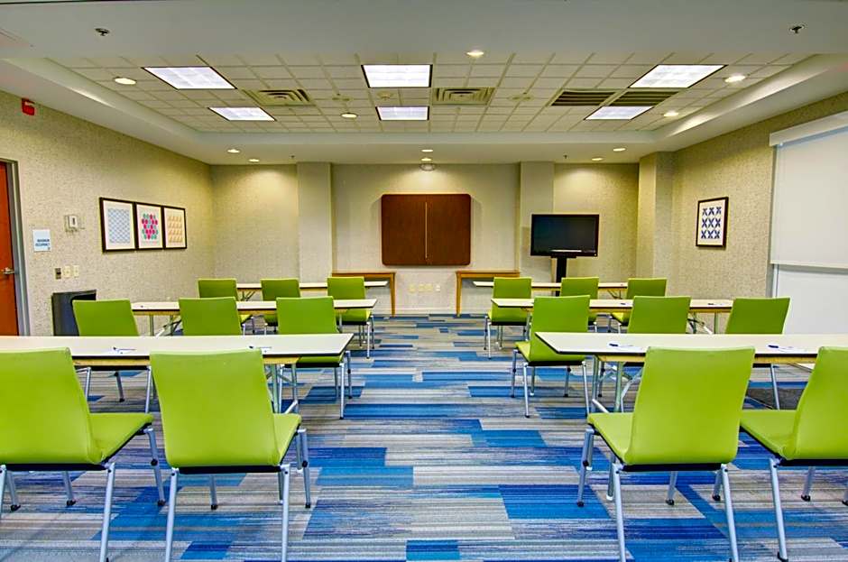 Holiday Inn Express and Suites Blacksburg- University Area By IHG