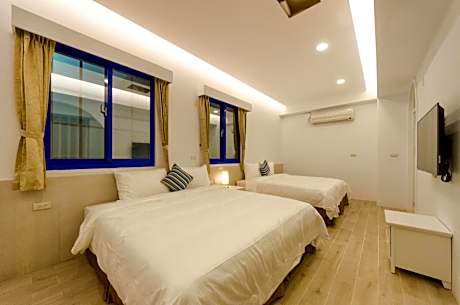 Classic Quadruple Room