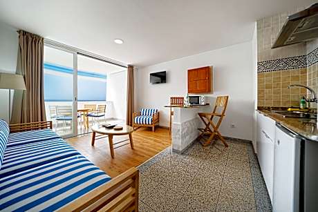 APARTMENT 2 BEDROOM SUPERIOR 3 ADULTS