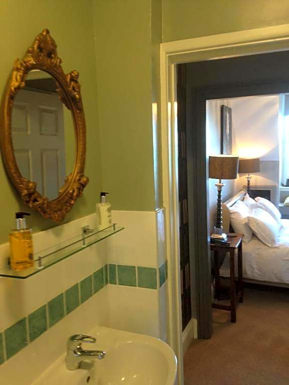 The White House Hotel