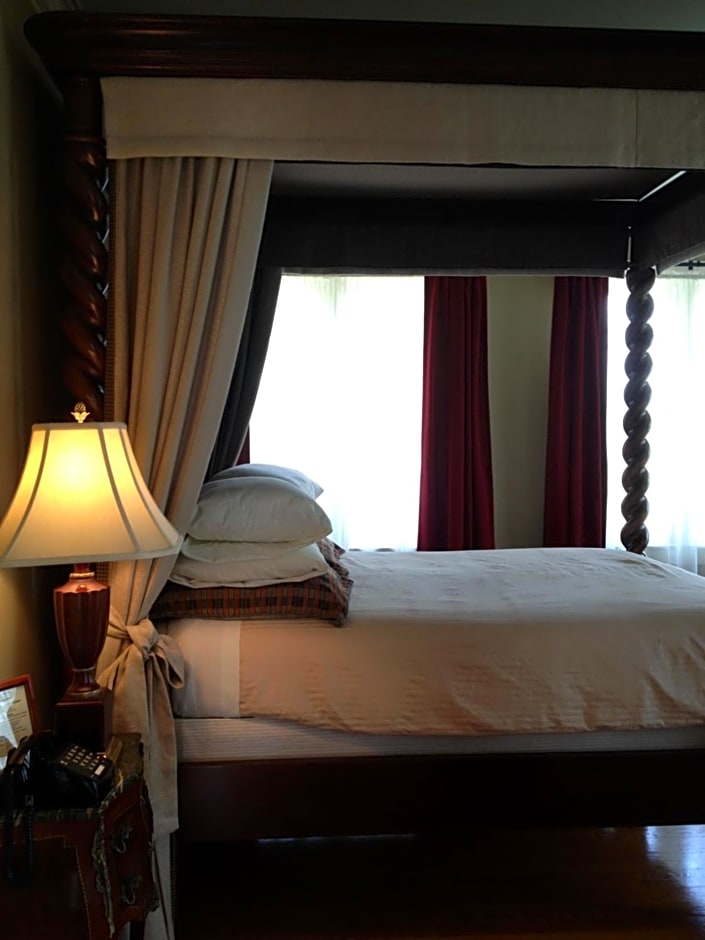 The Belvedere Inn & Restaurant