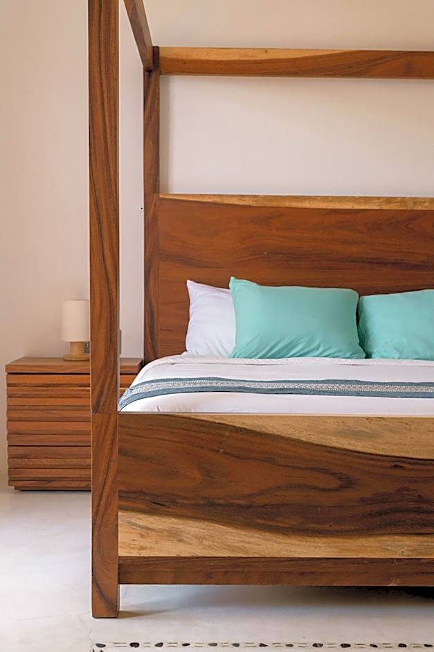 Casa Roni by Xeno - 5 Bedroom Luxury Villa with Ocean View