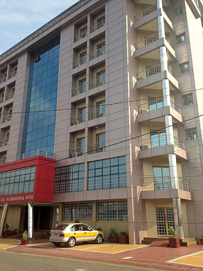 Noubou International Hotel AKWA