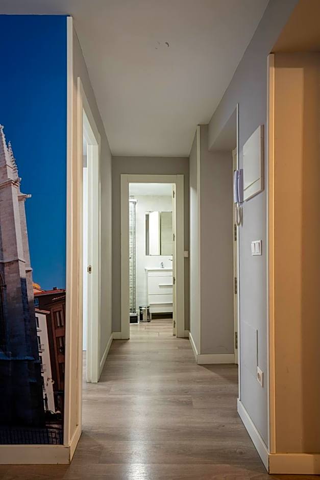 Apartamentos GO - Leopoldo Cano Center