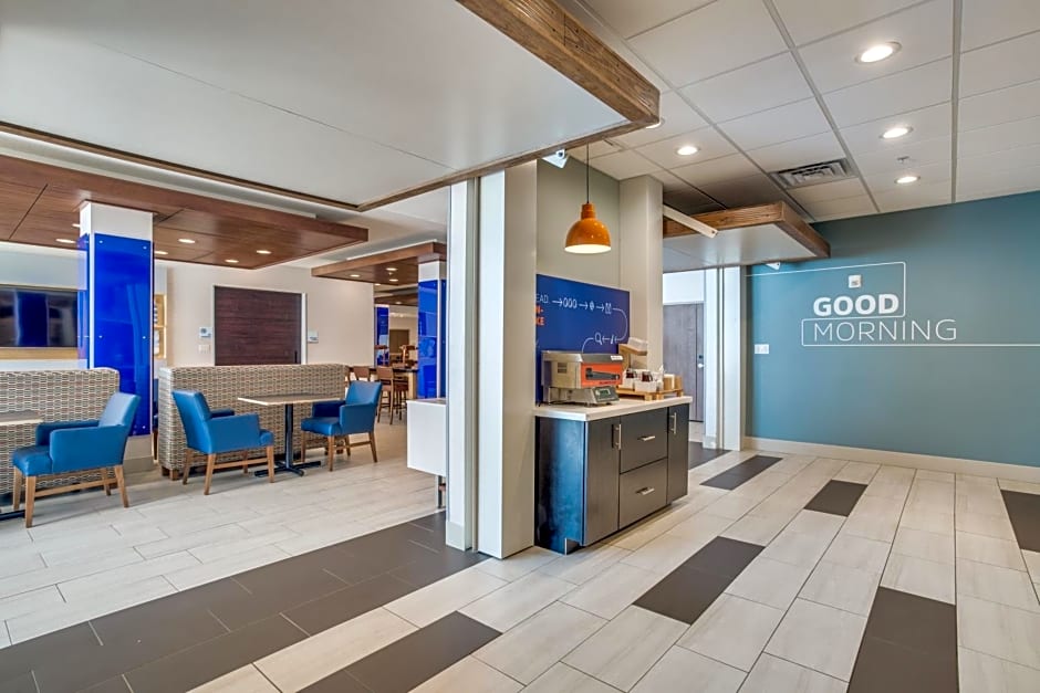 Holiday Inn Express & Suites - Denton South, an IHG Hotel