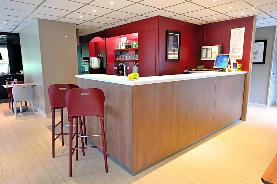 Campanile Villejust - za Courtaboeuf