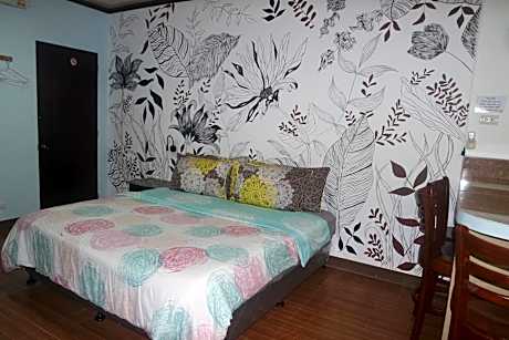 Studio Apartment with King Bed