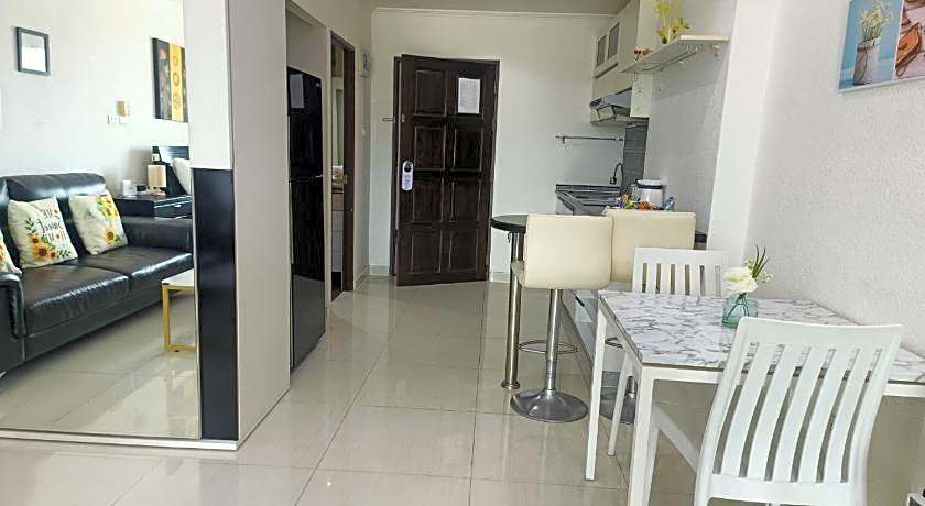 View Talay 6 Pattaya Beach Condominium by Honey