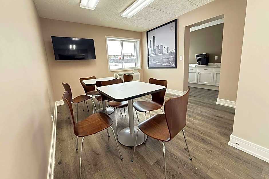 Super 8 by Wyndham Rockford South