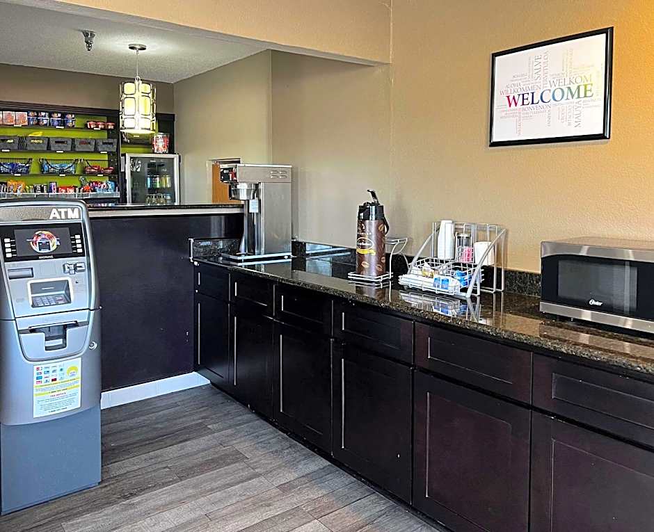 Econo Lodge Spring Lake near Fort Bragg