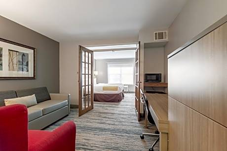 One-Bedroom King Suite with Sofa Bed - Non-Smoking