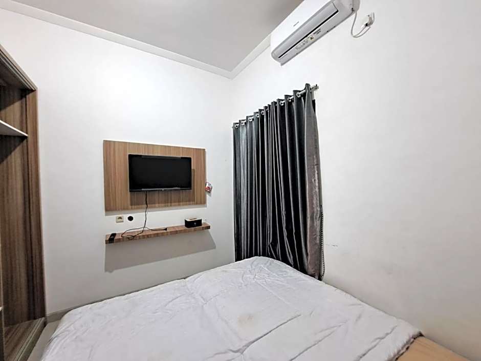 OYO 93870 Damai Guest House Cirebon