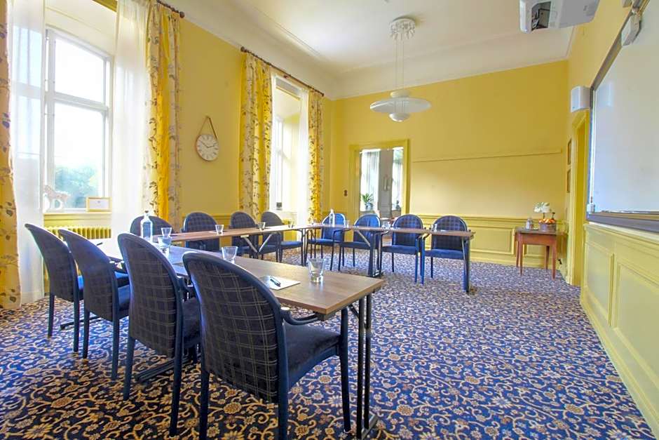 Åkeshofs Slott