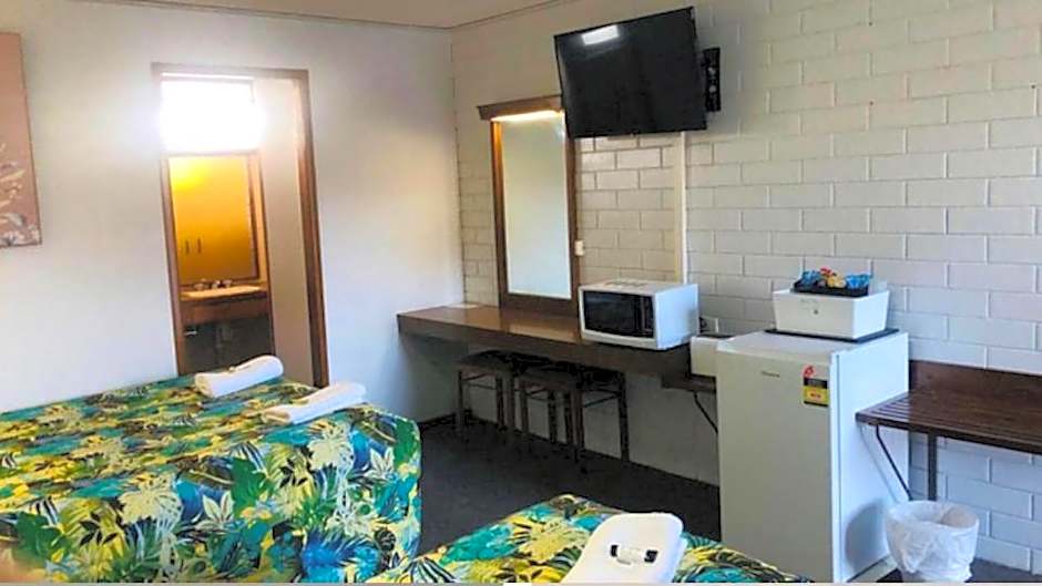 Century Motor Inn, Finley