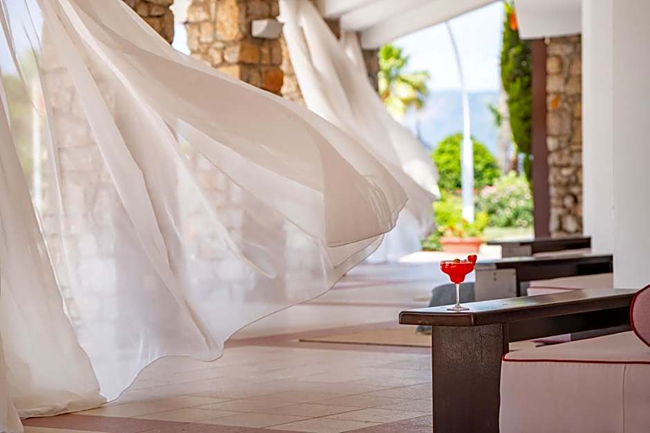 Marti La Perla - Adult Only+16