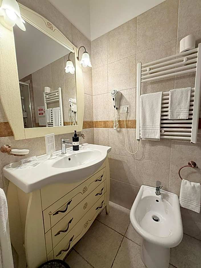 DONNA LUCREZIA b&b Boutique Hotel Style - Relax & Business stay