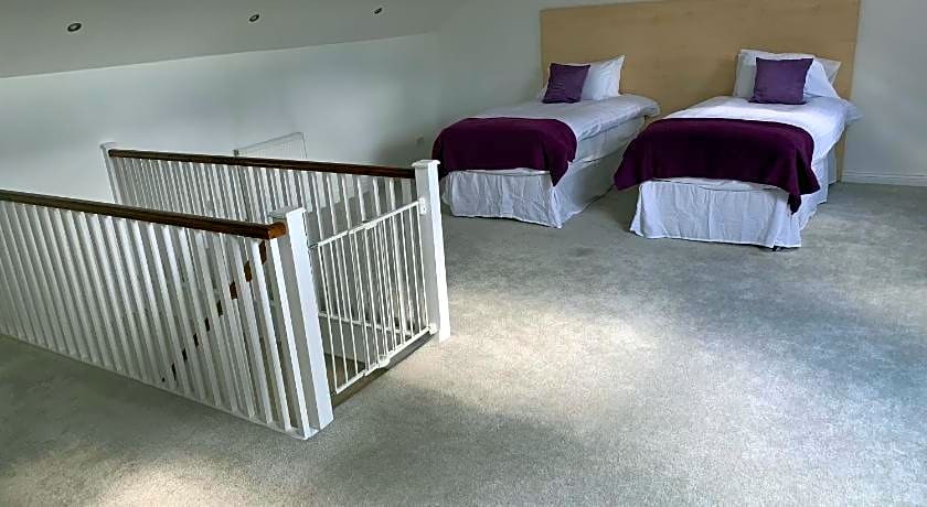 Village Tavern Apartment