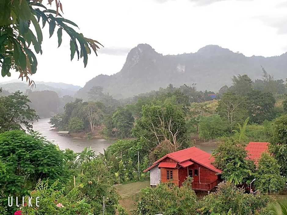 BaanRai KhunYa บ้านไร่คุณย่า