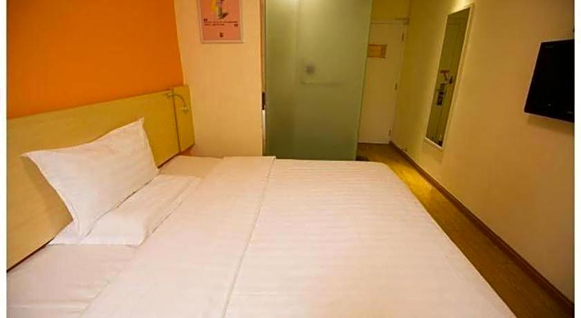 7 Days Inn Zhongshan University of Electronic Science and Technology the Mixc