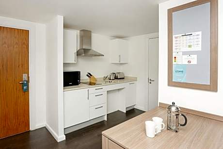 Studio King Suite - Accessible