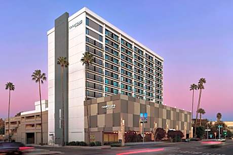 Courtyard by Marriott Los Angeles Sherman Oaks