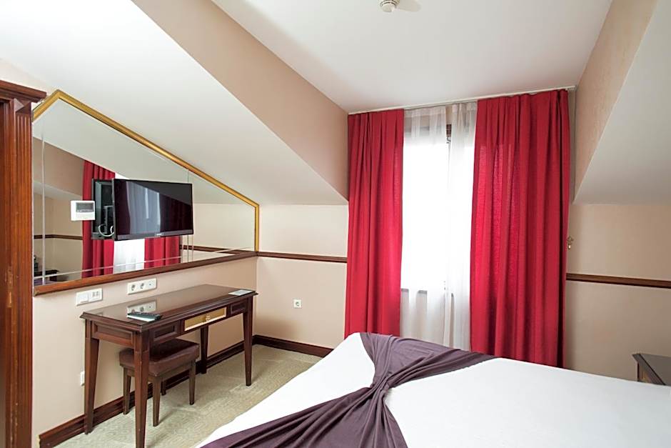 Photo 1 of 12 of Suite