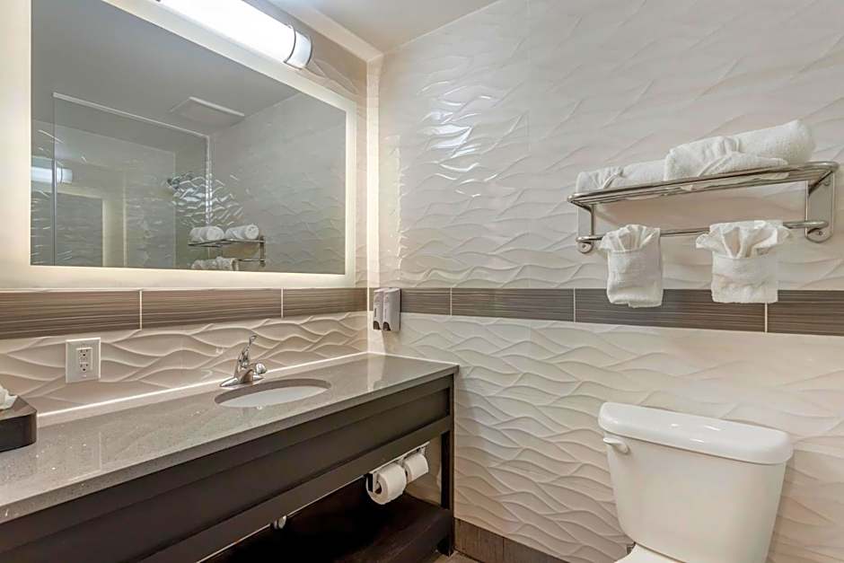 Red Roof PLUS Brooklyn - Flatbush Ave