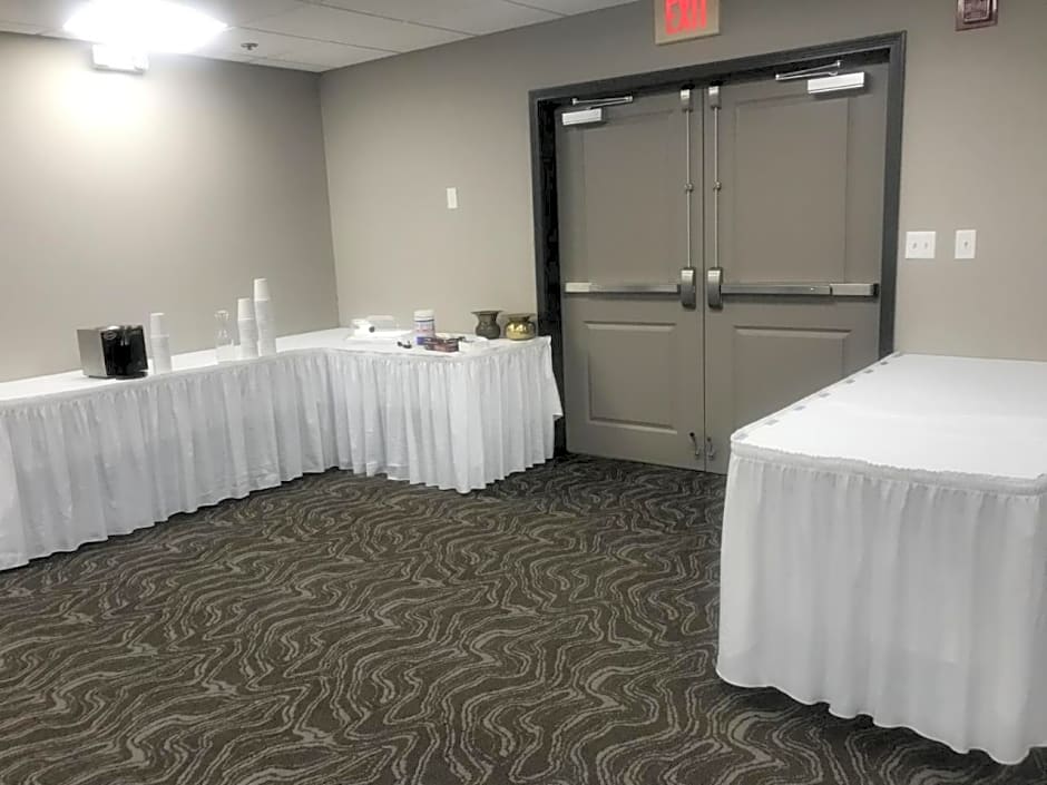 Country Inn & Suites by Radisson, Fargo, ND
