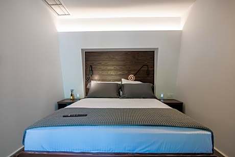 Studio with Spa Bath