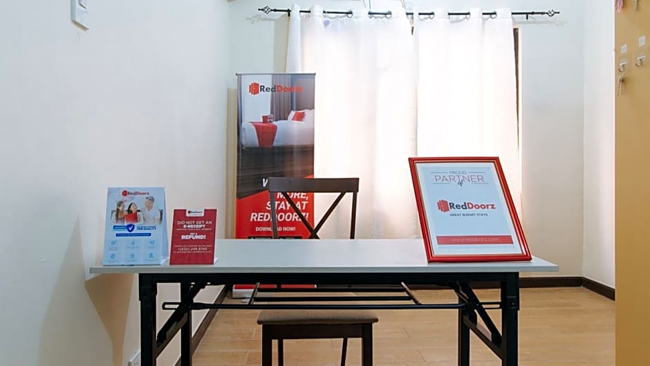 RedDoorz @ Gaea's Apartment Panglao