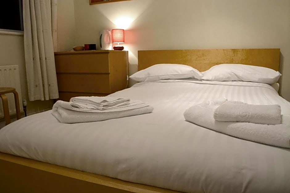 Ava House Bed and Breakfast