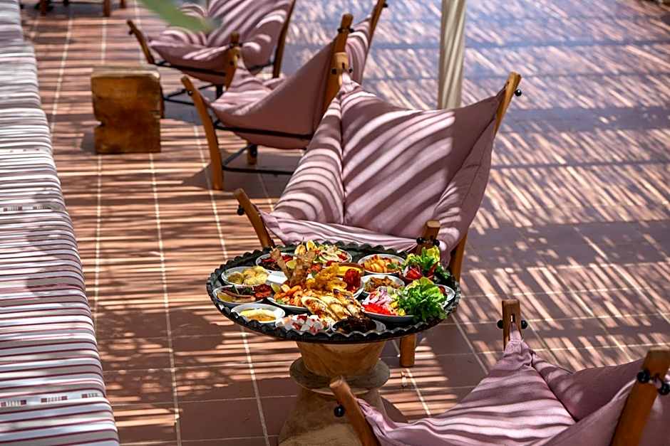 Marti La Perla - Adult Only+16