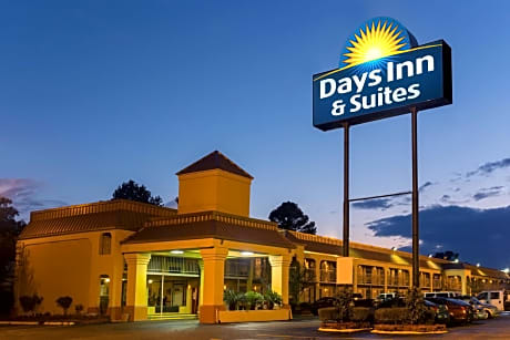 Days Inn & Suites by Wyndham Vicksburg