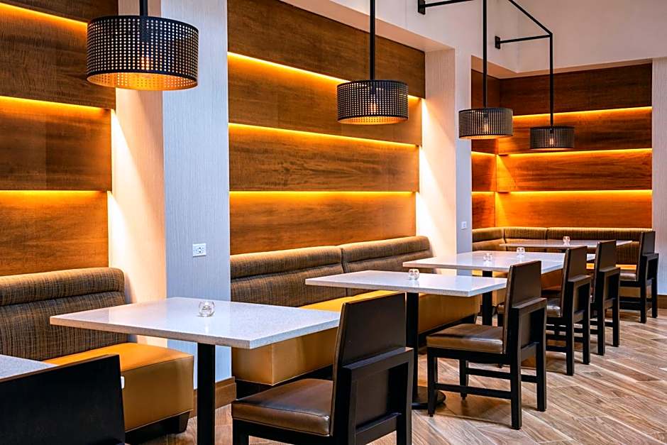 Sheraton West Des Moines Hotel