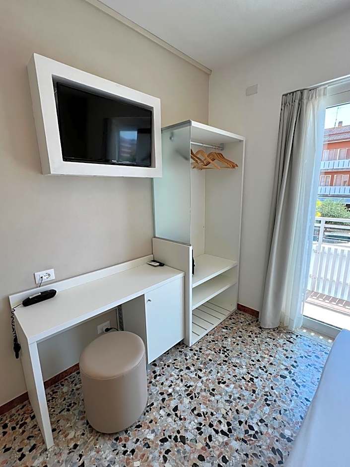 Hotel Atenea Golden Star