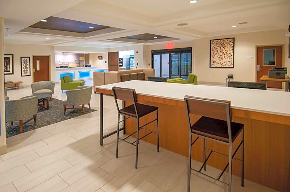 Holiday Inn Express Hotel & Suites Biloxi- Ocean Springs By IHG