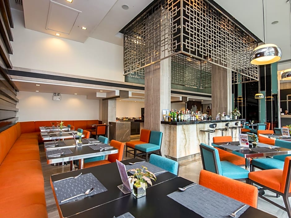 FX Hotel Metrolink Makkasan