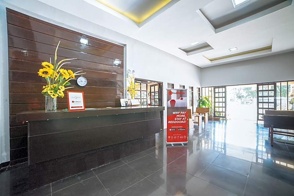 RedDoorz near San Juanico Bridge