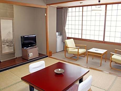 Japanese-Style Room (8tatami)